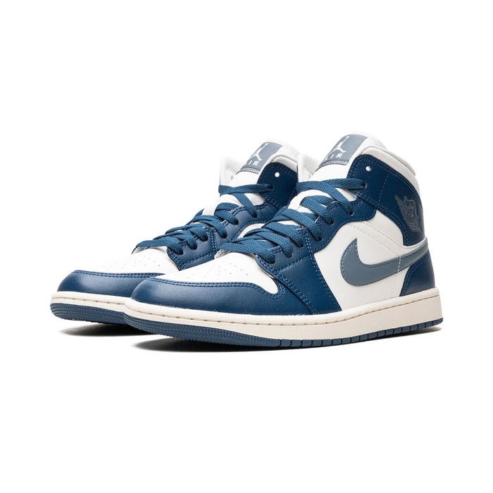 Jordan 1 Mid French Blue (femei)