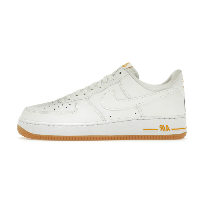 Nike Air Force 1 Low '07 Biała uniwersytecka złota guma