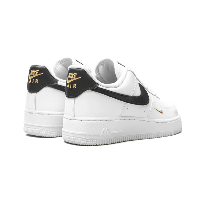 Mini Swoosh Nike Air Force 1 Low '07 Essential White Black Gold (femei)