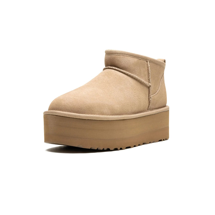 Buty UGG Classic Ultra Mini na platformie Sand (damskie)