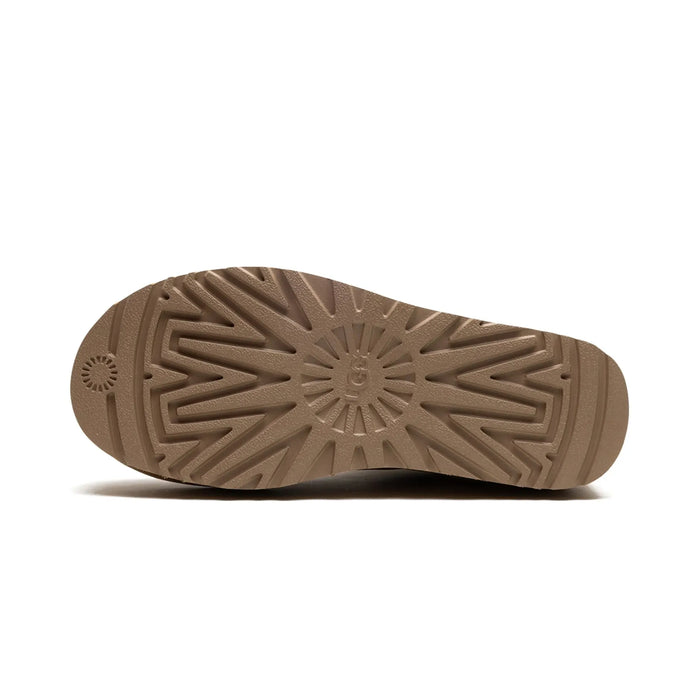 Buty UGG Classic Ultra Mini na platformie Sand (damskie)