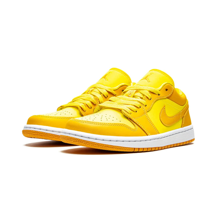 Jordan 1 Low Yellow Strike (femei)