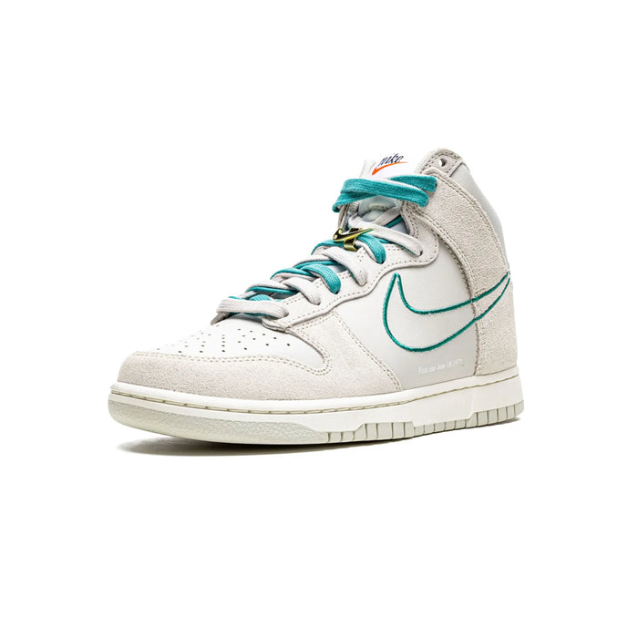 Sail pentru prima utilizare Nike Dunk High