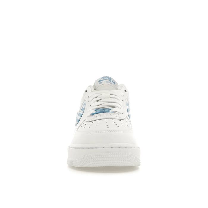 Nike Air Force 1 Low '07 Essential White University, niebieska kratka