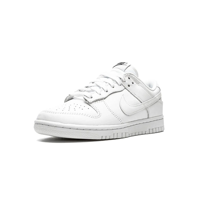 Nike Dunk Low Triple White (2021) (damskie)